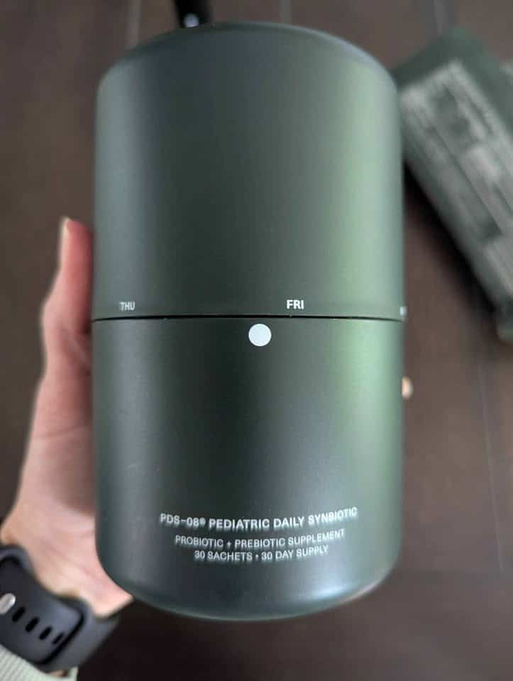 A detailed look at the Seed PDS-08 box, jar, and travel container.